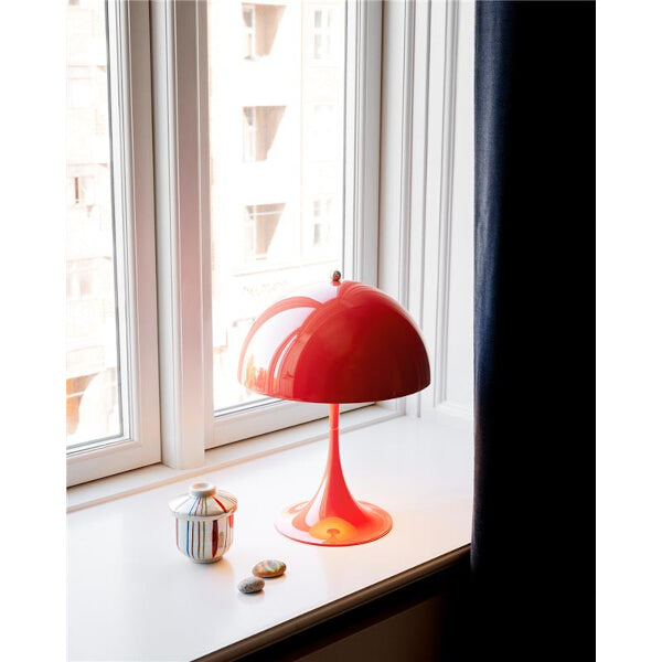 Louis Poulsen Panthella 250 Portable pöytävalaisin