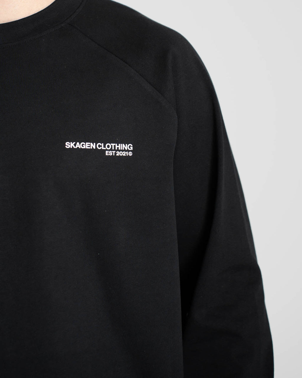 Everyday Essential Raglan Longsleeve Black