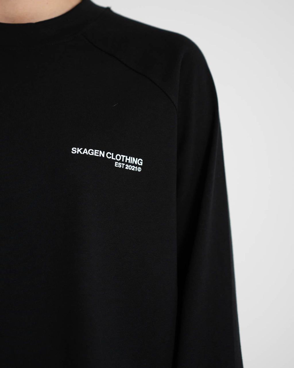 Everyday Essential Raglan Longsleeve Black dame