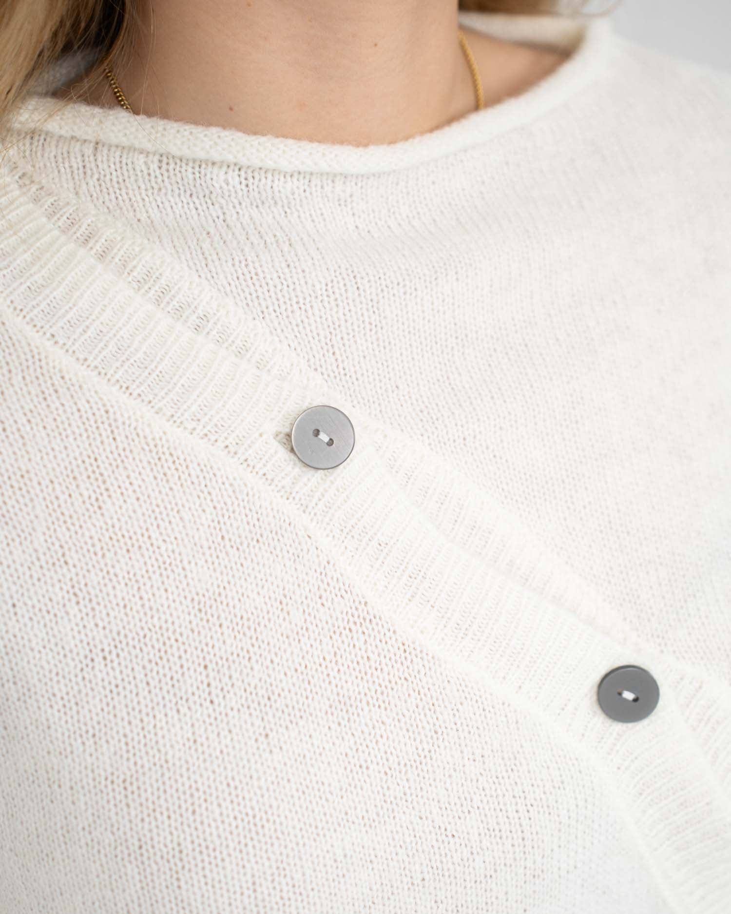 Asymmetrisk Cardigan Cremehvid